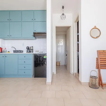 Kallopsia - Menigos By New Era Appartement